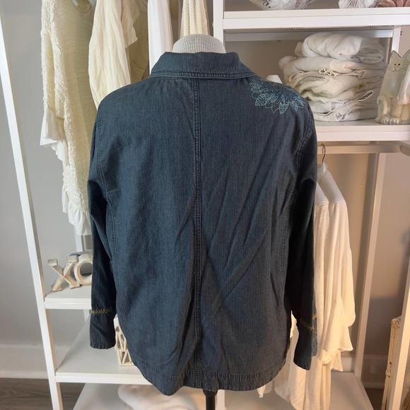 Susan Bristol women's size 2X denim button down top, embroidered. #1849 - Picture 5 of 8